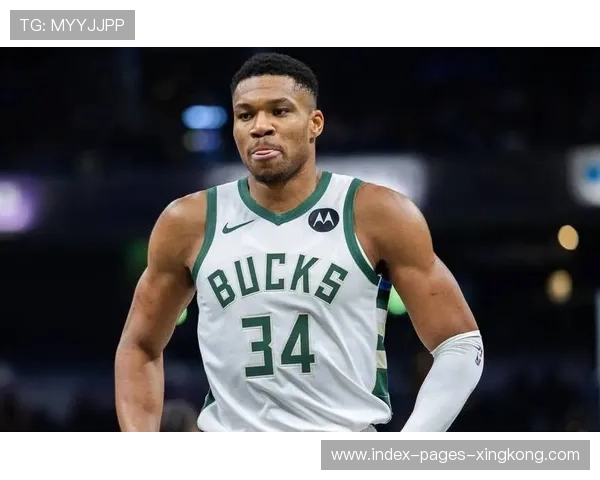 字母哥二次进攻成功,雄鹿稳稳拿下比赛 字母哥二次进攻成功,雄鹿稳稳拿下比赛